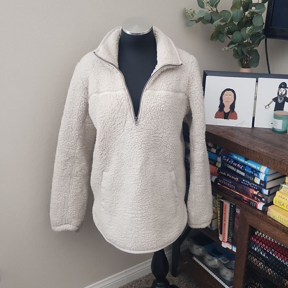 Abercrombie & Finch Sweater
